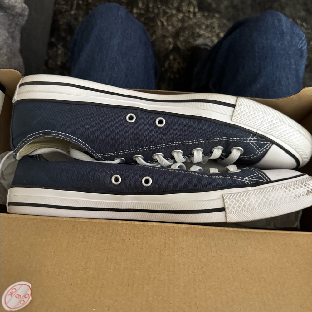 Size 10 Men’s Chuck Taylor all star canvas - navy.